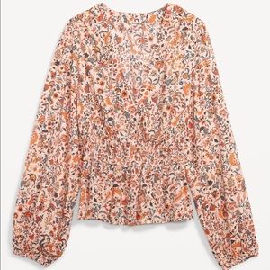NWT Old Navy V-Neck cinched floral blouse A36
